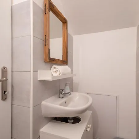 Kekmadaras Vendeghaz Guest house