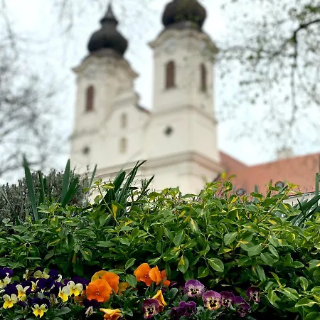 Kekmadaras Vendeghaz Pensjonat Tihany