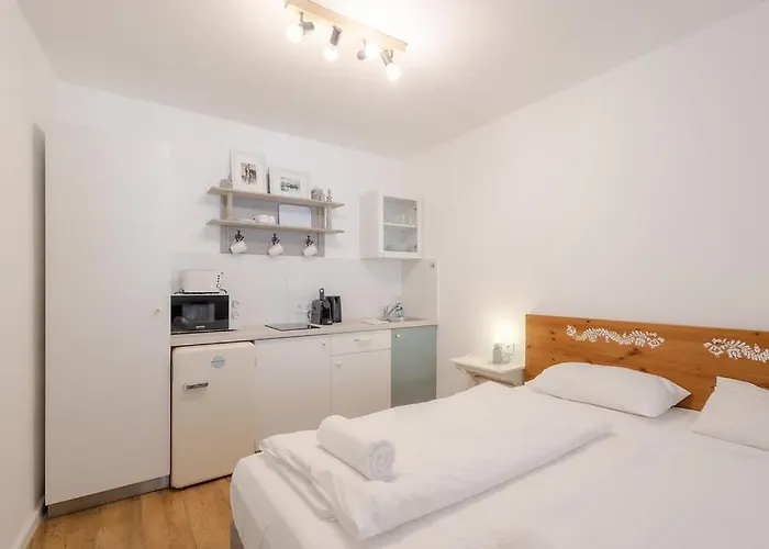 Kekmadaras Vendeghaz Gasthof 4*