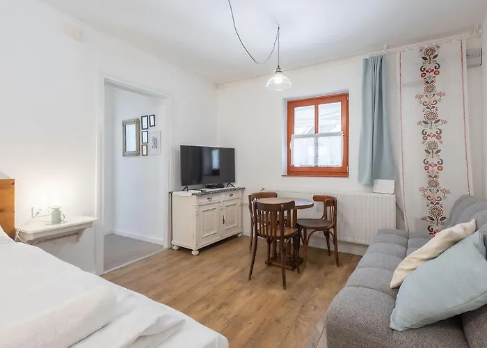 Kekmadaras Vendeghaz Gasthof 4*