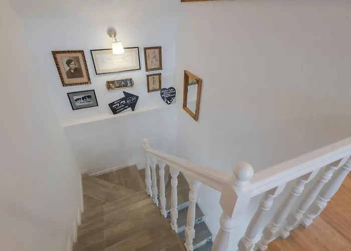 Kekmadaras Vendeghaz 4* Tihany