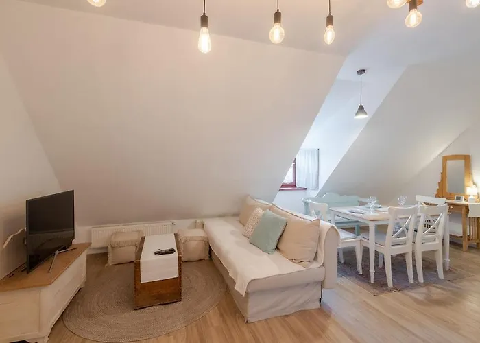 Kekmadaras Vendeghaz